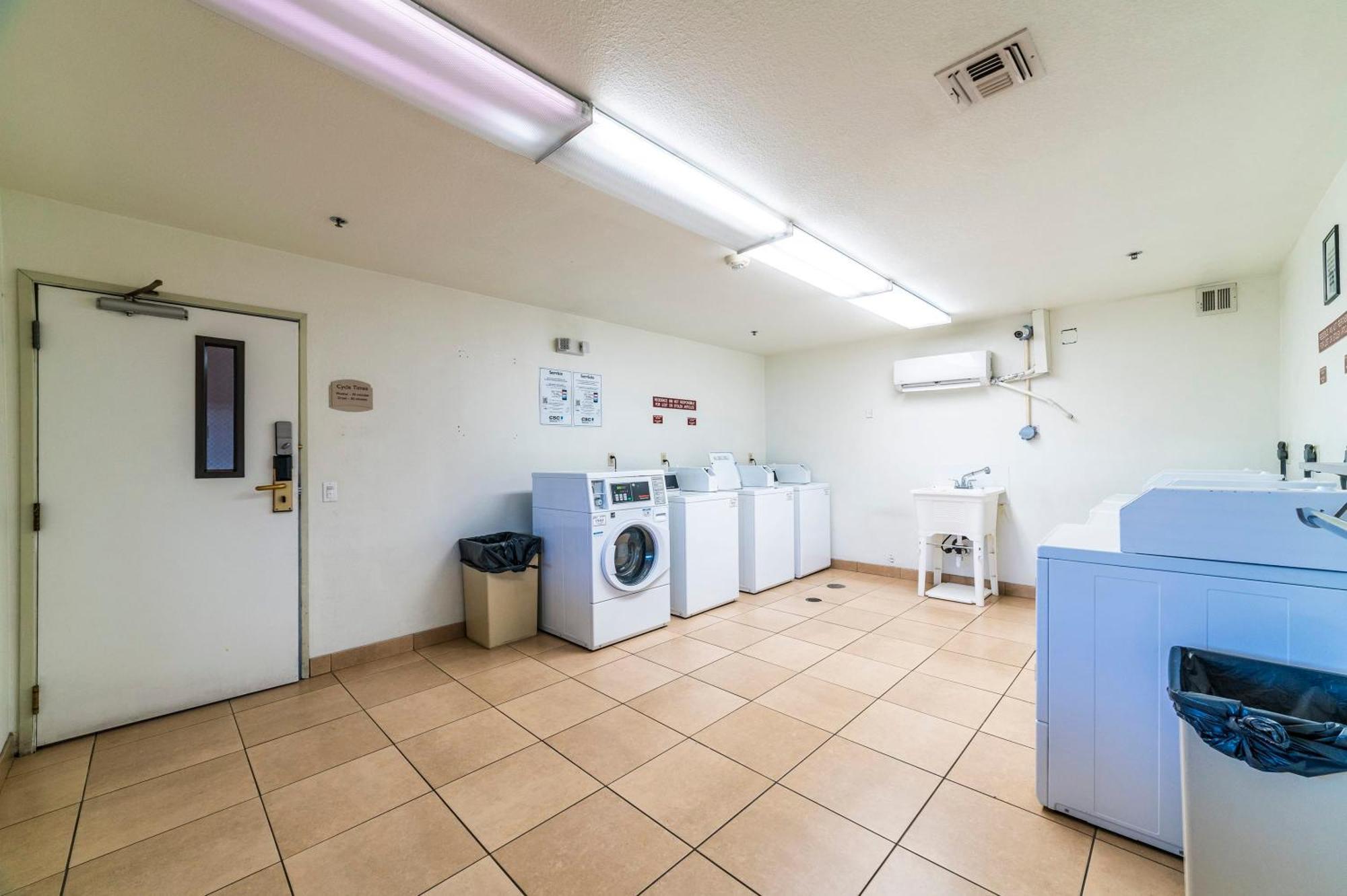 Metro Phx 1Bedroom Apartment فينيكس المظهر الخارجي الصورة